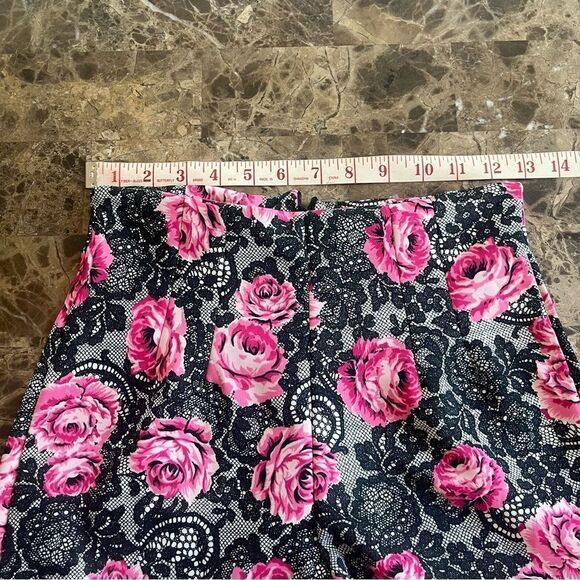 Stretch Bootie Black Lace & Pink Rose Print Shorts​​​​ - Picture 3 of 9
